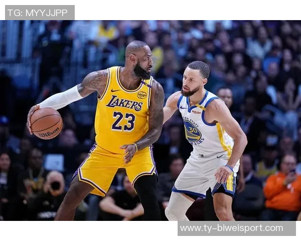 雷霆主场逆袭火箭勇士客场击败湖人新赛季揭幕战精彩纷呈 雷霆主场逆袭火箭勇士客场击败湖人新赛季揭幕战精彩纷呈