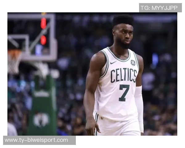 杰伦布朗状态低迷半场表现惨淡仅得6分并贡献4次失误正负值惨遭17