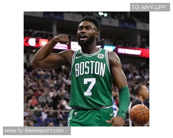 杰伦布朗轻松发挥9投5中贡献15分7篮板4助攻展现全能实力 杰伦布朗轻松发挥9投5中贡献15分7篮板4助攻展现全能实力